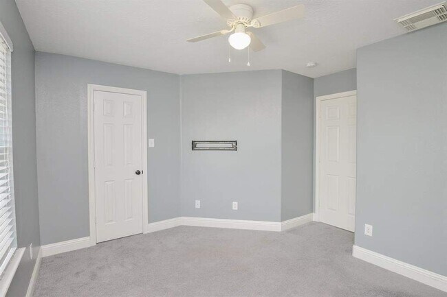 Building Photo - 8755 Thistlemoor Ln