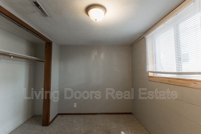 Building Photo - 1529 N 24th St