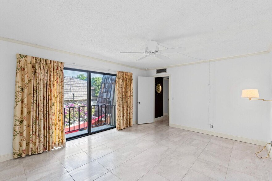 Building Photo - 1720 Forest Lakes Cir