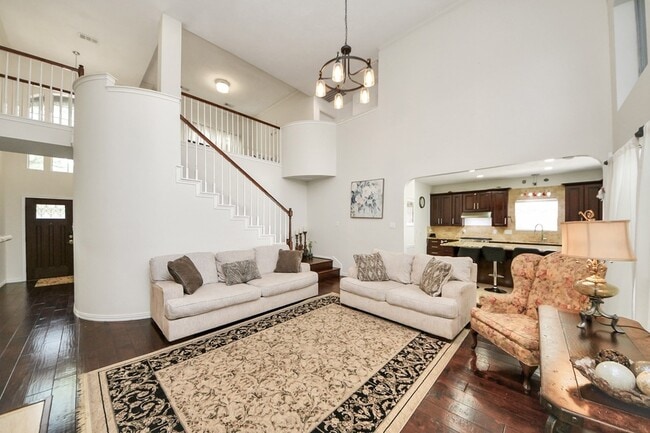 Building Photo - 922 Bayhill Dr