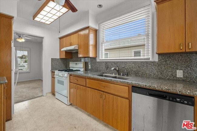 Building Photo - 12468 Rubens Ave