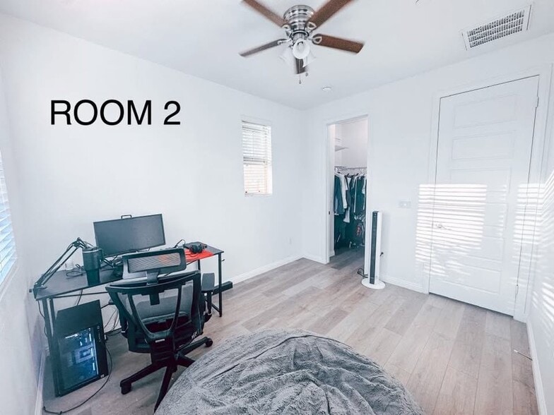Building Photo - 1310 W Orange Blossom Way