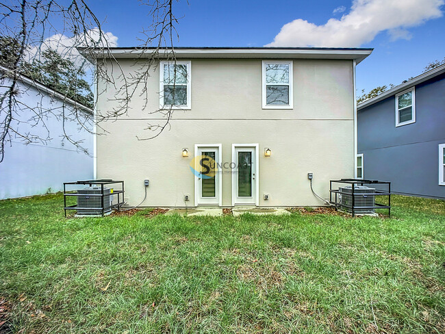 Building Photo - 1236 Pangola Dr