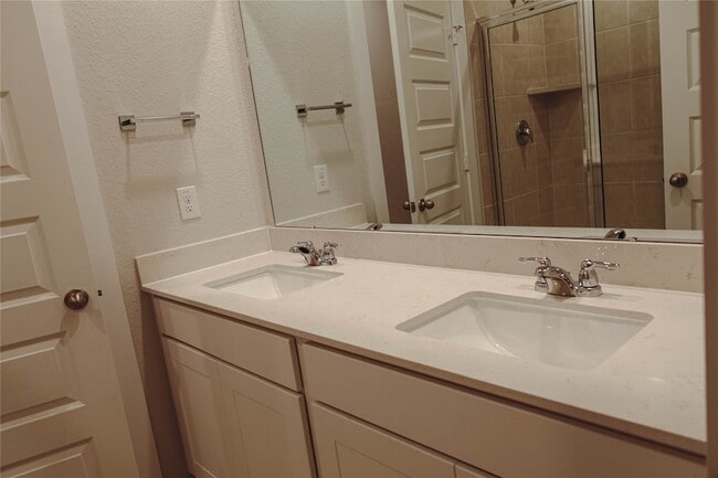 Building Photo - 8582 Blueberry Ash St