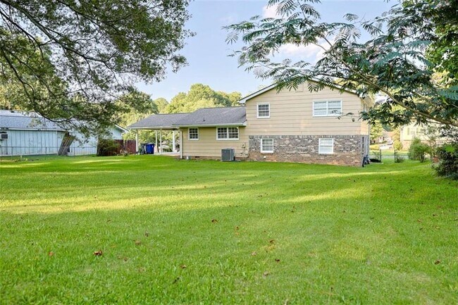 Building Photo - 130 Mimosa Dr