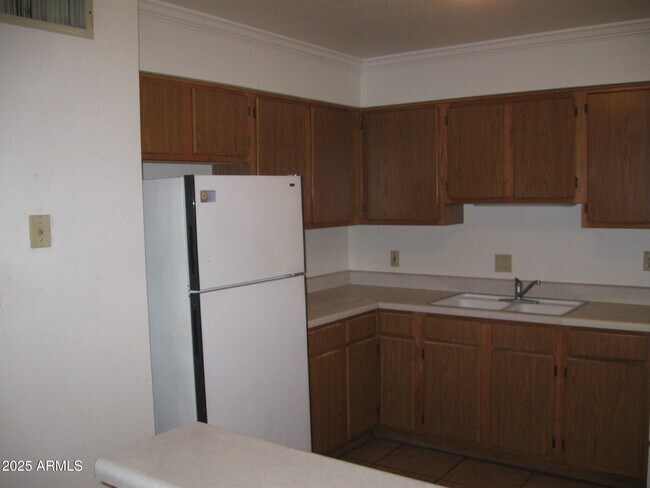 Building Photo - 909 S Priest Dr
