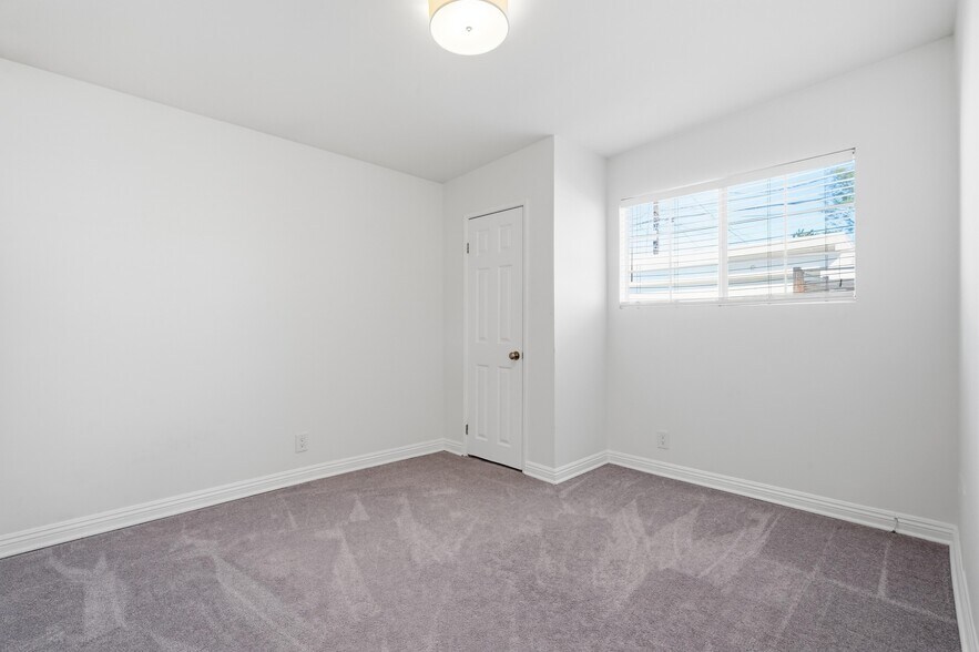 Building Photo - 6120 Case Ave