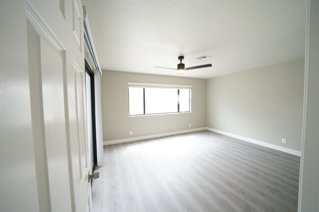Building Photo - 5022 S Rainbow Blvd