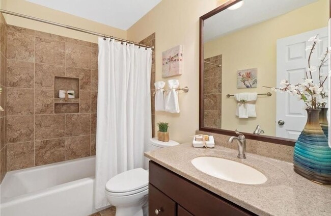 Building Photo - Spacious 4BR House in Bridgeton