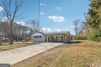 Building Photo - 2219 Lisa Dr SE