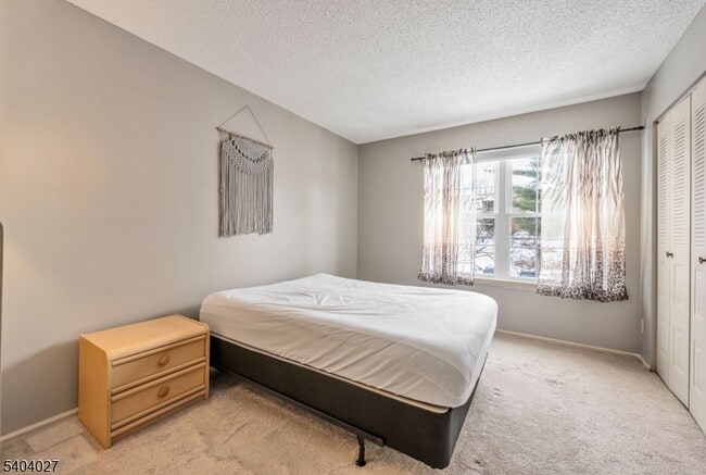 Building Photo - 197 Robertson Way