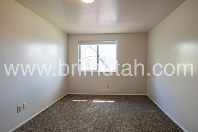 Building Photo - 4715-4727 S 1300 E