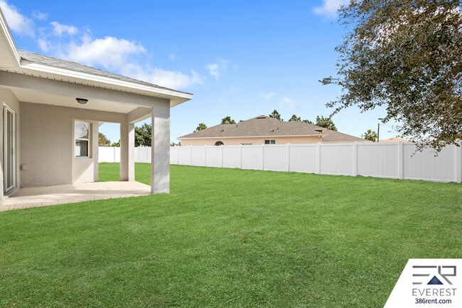 Building Photo - 39 Firethorn Ln