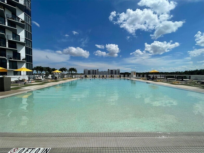 Building Photo - 5252 NW 85th Ave