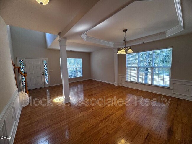 Building Photo - 3303 Colorcott St