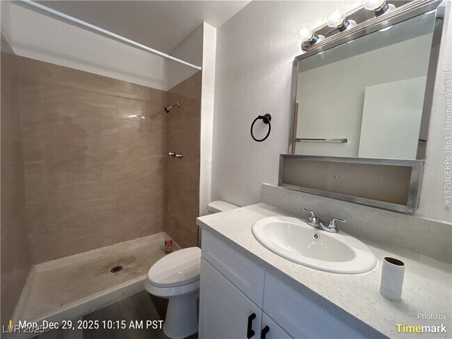 Building Photo - 4467 Pinegrove St