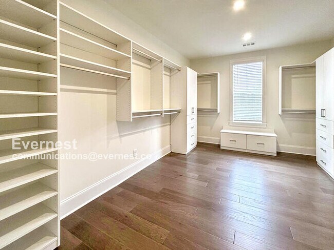 Building Photo - 2517 Canopy Ct