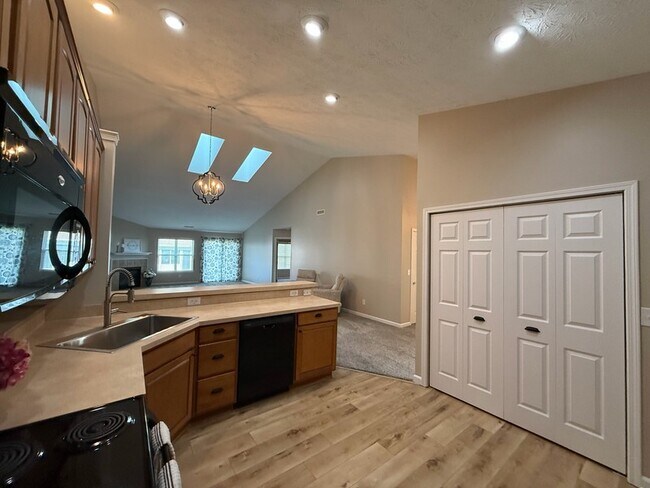 Building Photo - 12148 Black Hills Dr