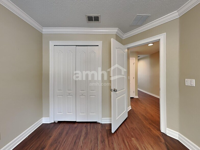 Building Photo - 1720 Portcastle Cir