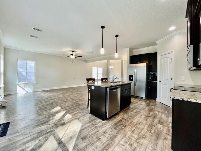 Building Photo - 759 Fairview Cir