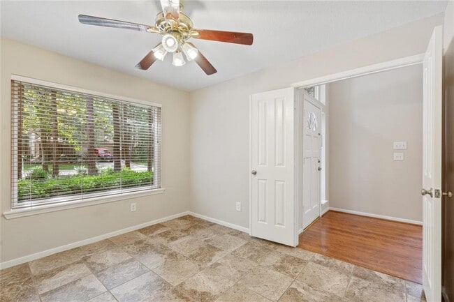Building Photo - 175 W Greywing Cir