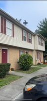 Building Photo - 372 Woodstock Ln