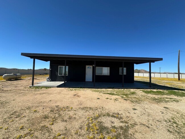 Building Photo - PRIVACY! PRIVACY! Cute newly remodeled 2 bed/1 bath home!