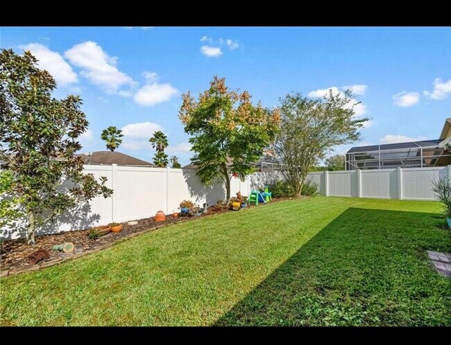 Building Photo - 3703 Golden Eagle Dr