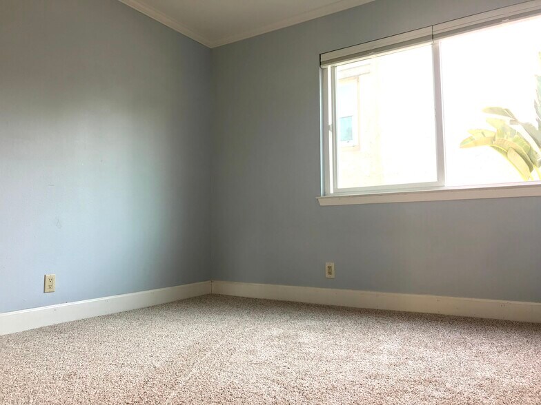 Second bedroom - 3076 Via Alicante Unit L