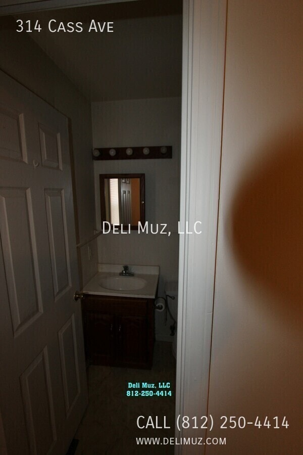 Building Photo - 314 Cass Ave