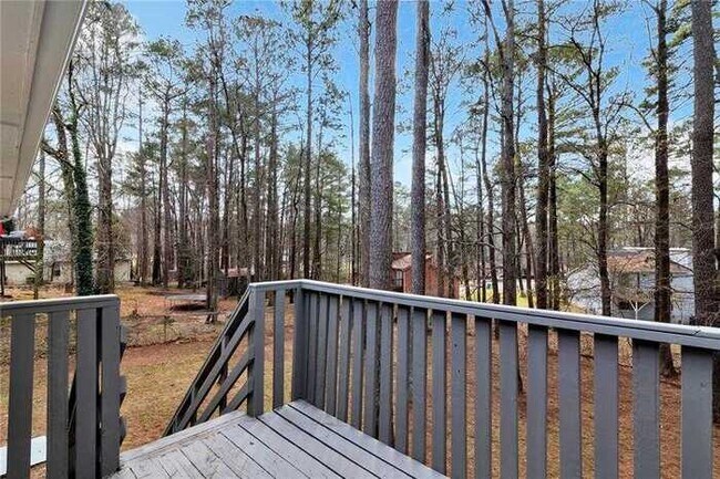 Building Photo - Fantastic 4bd/2ba home! Let yourself in!