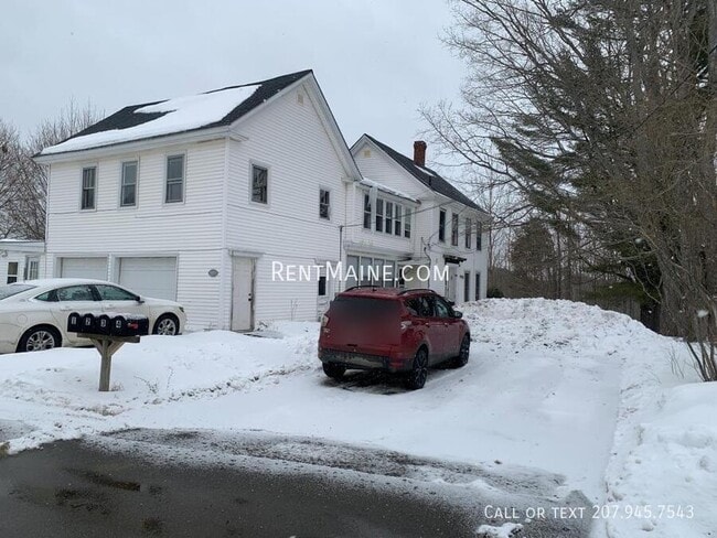 Building Photo - 1084 School St