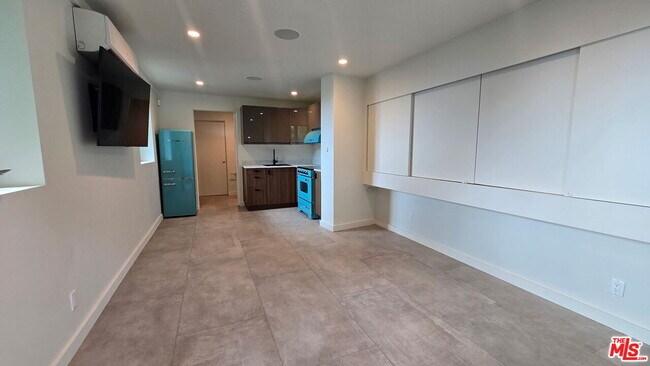 Building Photo - 8718 St Ives Dr