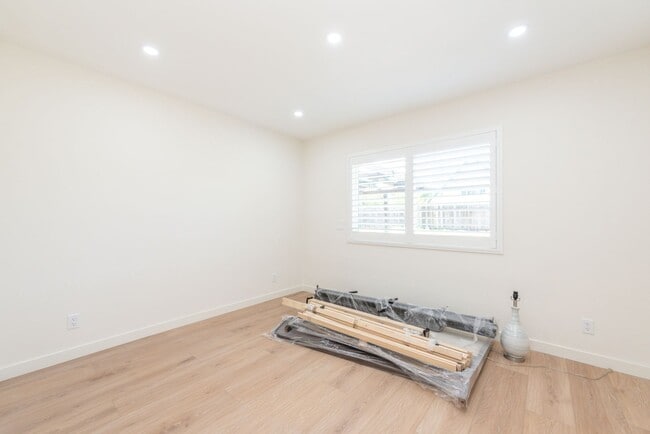Building Photo - Completely renovated!  Premium location 4 ...