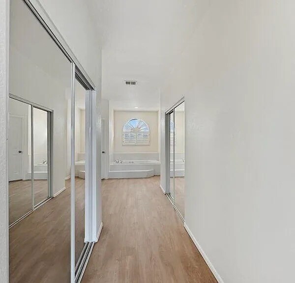 Building Photo - 659 Jeanny Marie Ct