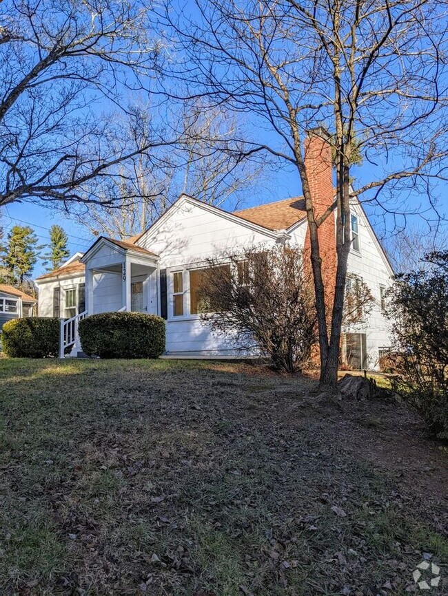 Building Photo - Beautiful Asheville Rental in the Malvern ...