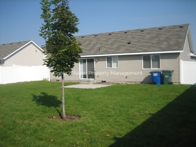 Building Photo - 3 bed house in Fieldstone!