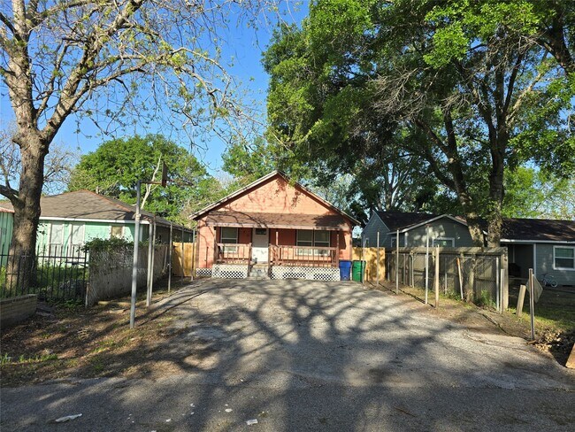 Building Photo - 846 S Morgan St