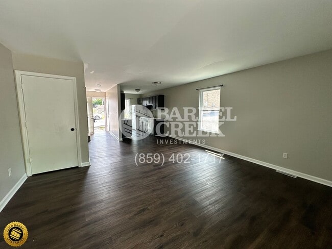 Building Photo - 2-Bed 1.5-Bath Townhome