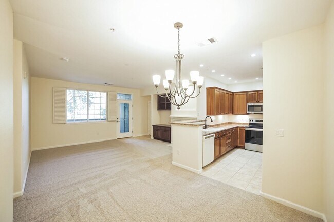 Building Photo - Charming 3BR Condo in Arvada
