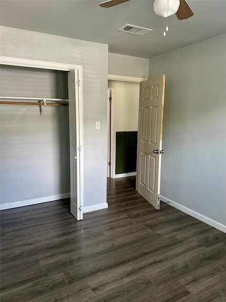 Building Photo - 6524 Blue Grass Dr