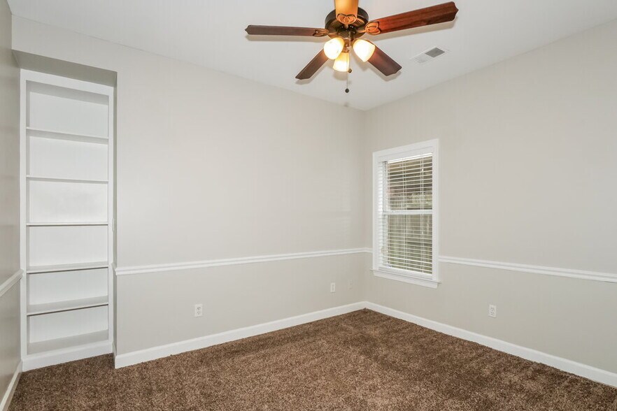 Building Photo - 2644 Graystone Dr