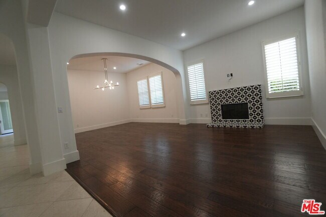 Building Photo - 20451 Via Sansovino