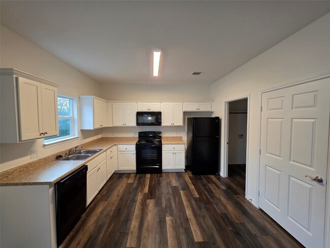 Building Photo - 6114 Lacey Oak Dr