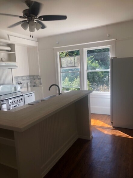 Building Photo - 4481 Petaluma Blvd N