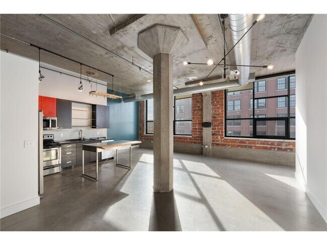 Building Photo - 718 N Washington Ave