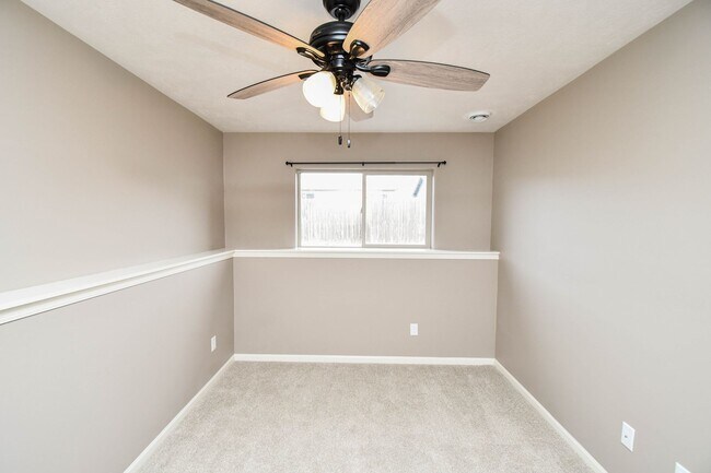 Building Photo - 5 Bedroom 3 Bathroom Single Family Home North Sioux Falls!