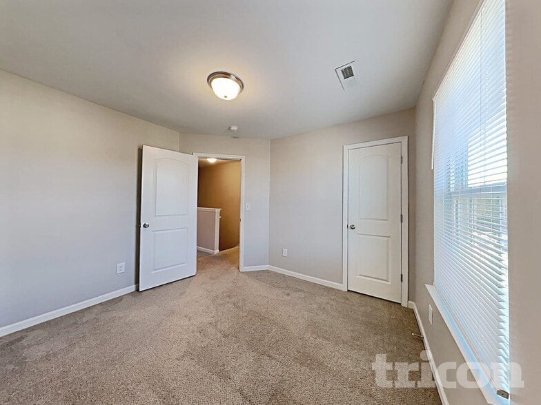 Building Photo - 5819 Natick Dr