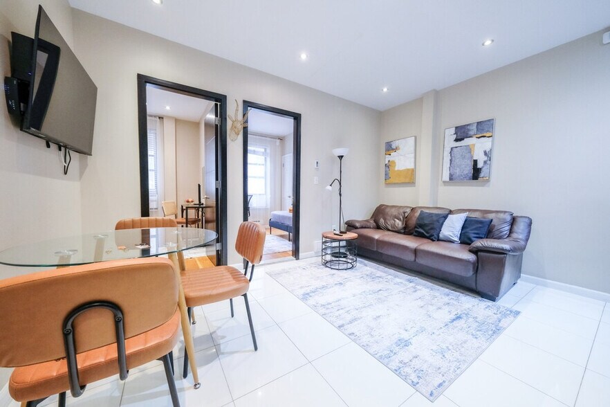 Building Photo - 5 W 101st St