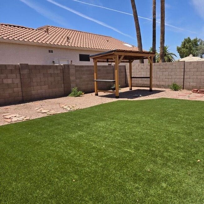 Building Photo - 2 Bedroom 2 Bath in Coyote Lakes